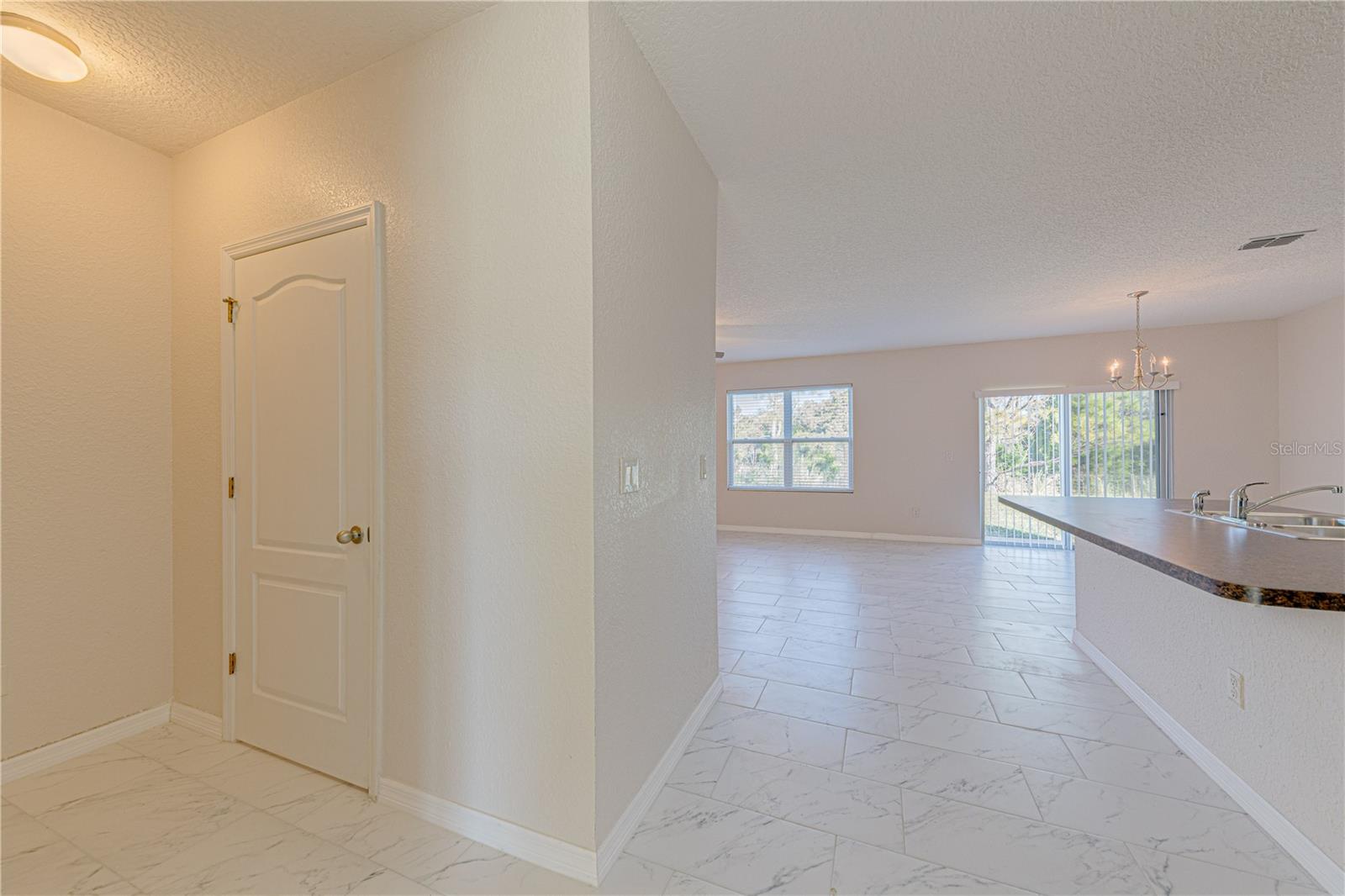 Image 9 of 38 For 16647 Broadford Lane