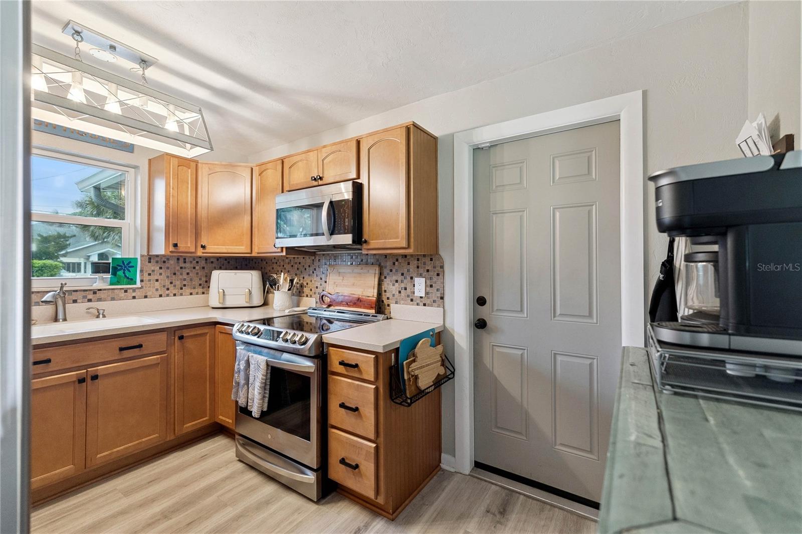 Image 12 of 46 For 1351 John Anderson Drive