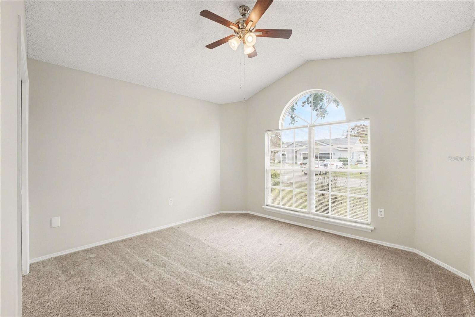 Image 10 of 15 For 204 Kingshill Court Se