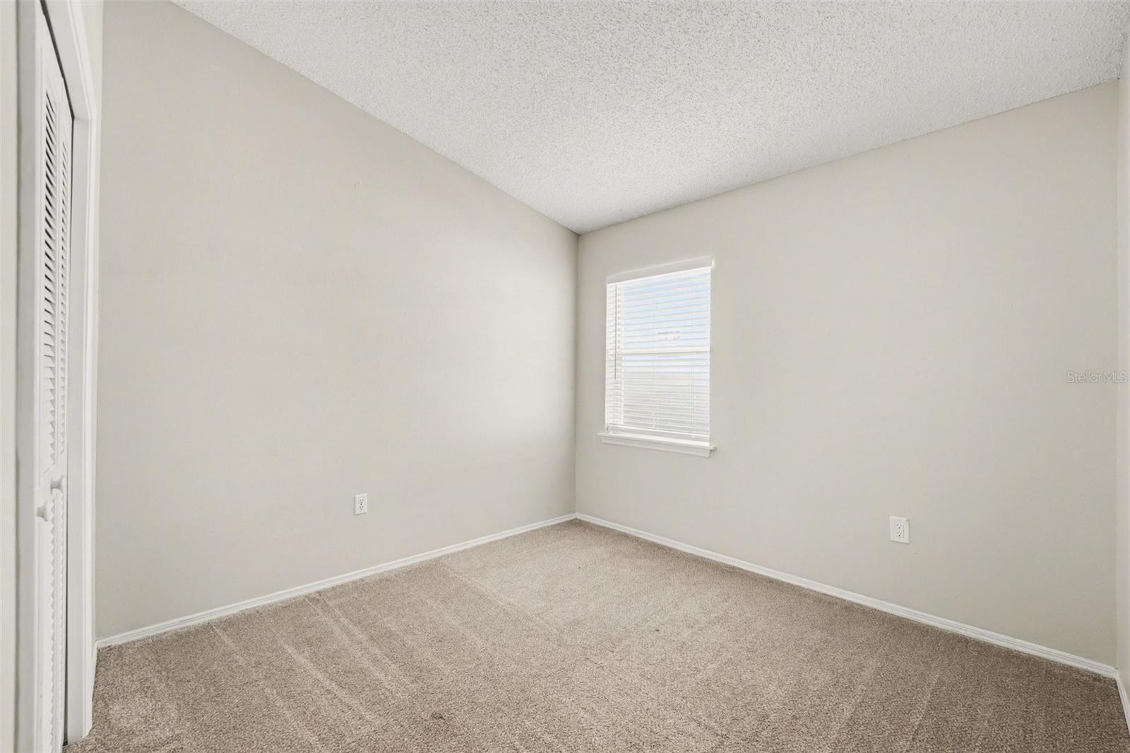 Image 11 of 15 For 204 Kingshill Court Se