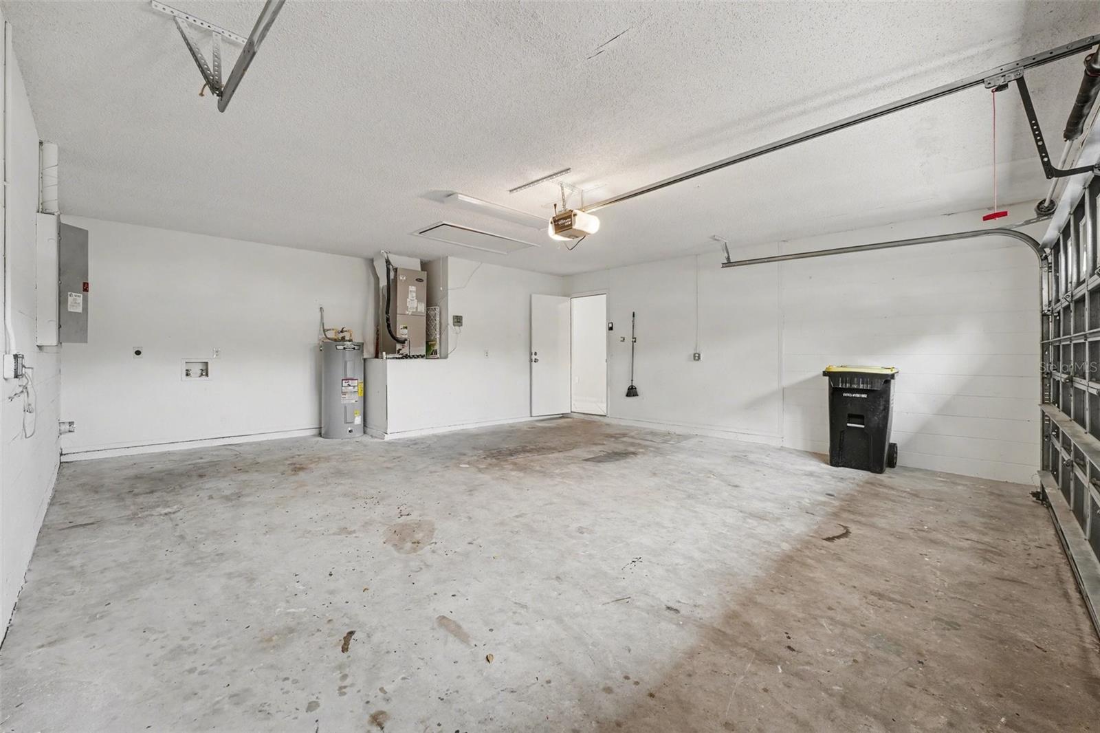 Image 13 of 15 For 204 Kingshill Court Se