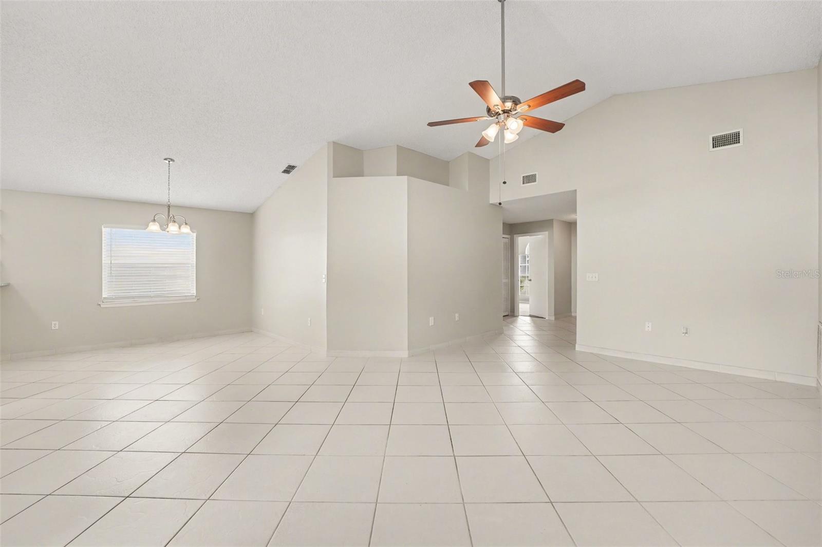 Image 4 of 15 For 204 Kingshill Court Se