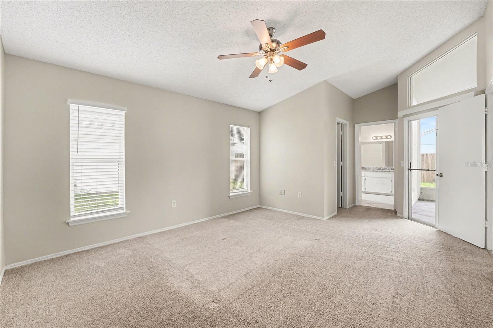 Image 7 of 15 For 204 Kingshill Court Se