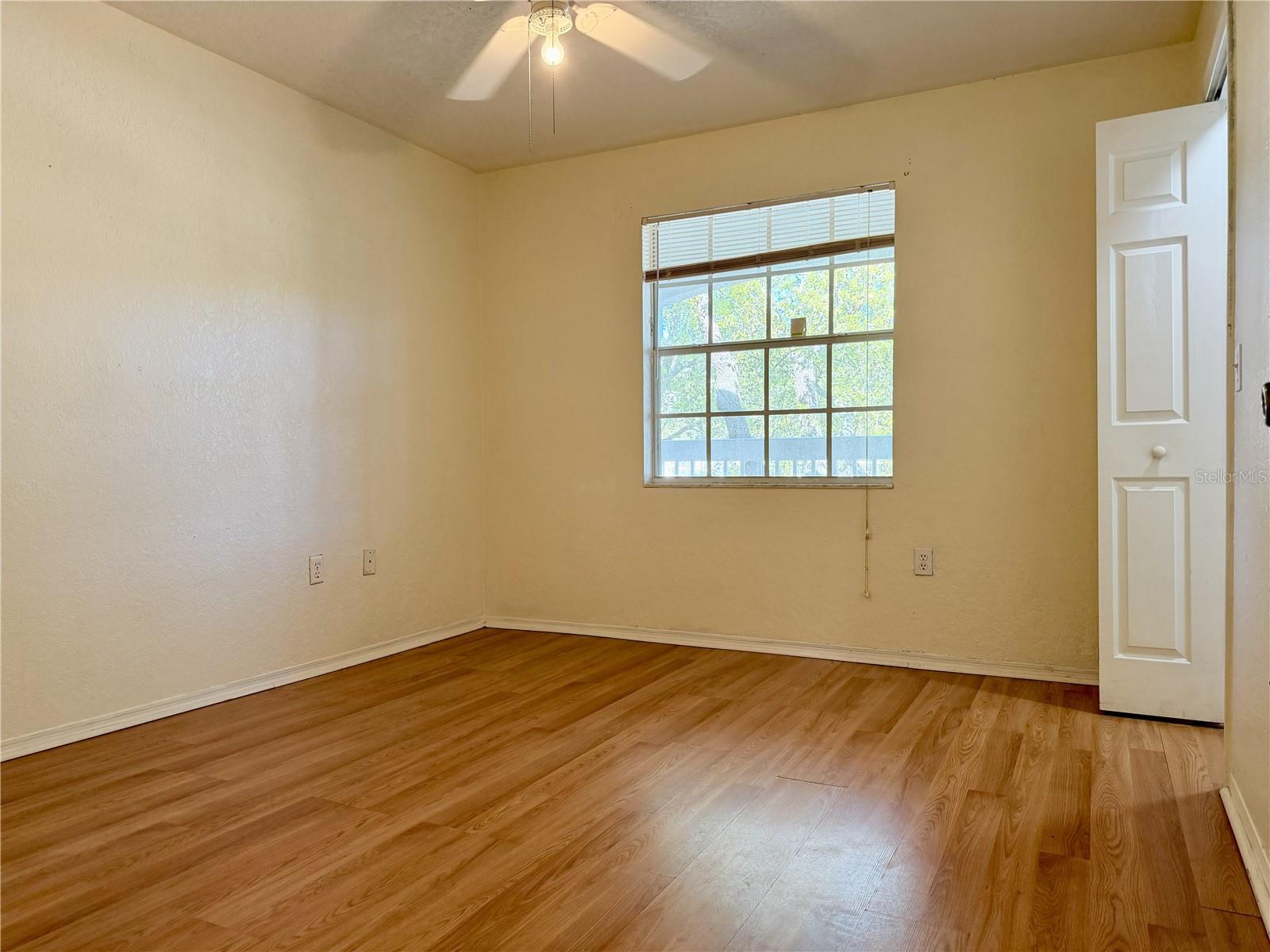 Image 19 of 33 For 13839 Fairway Island Drive 1124