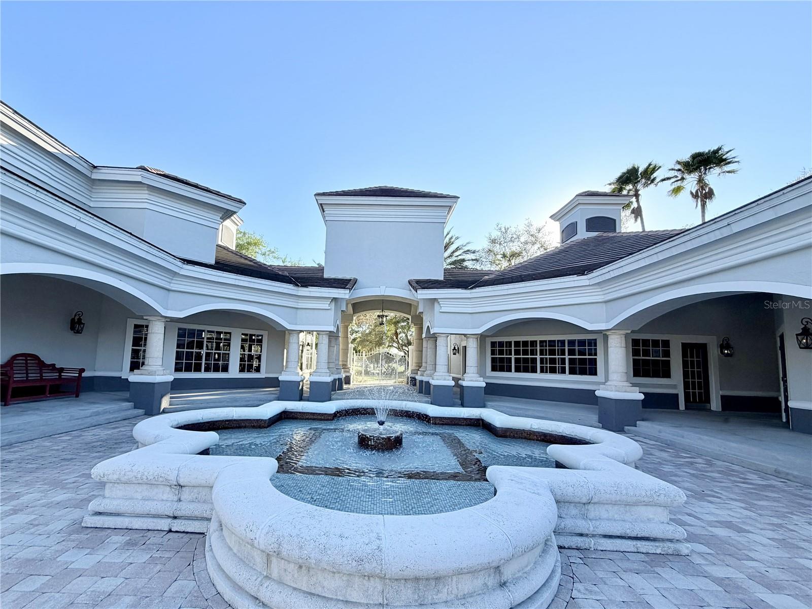 Image 25 of 33 For 13839 Fairway Island Drive 1124