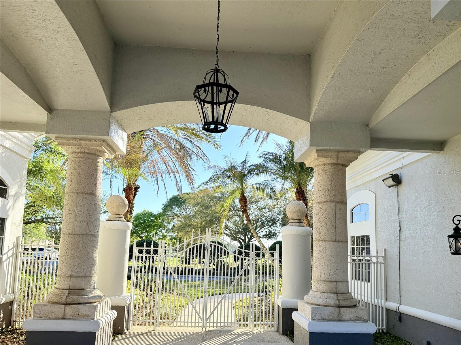 Image 26 of 33 For 13839 Fairway Island Drive 1124