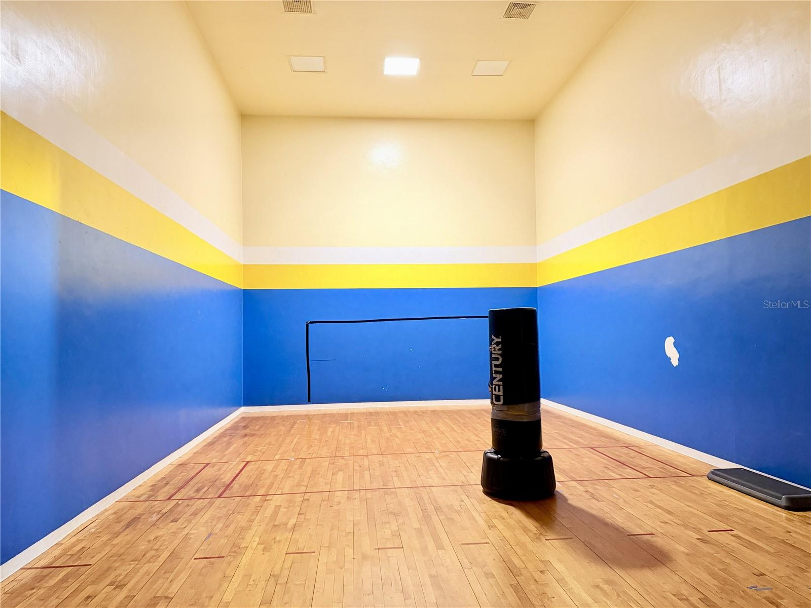 Image 29 of 33 For 13839 Fairway Island Drive 1124