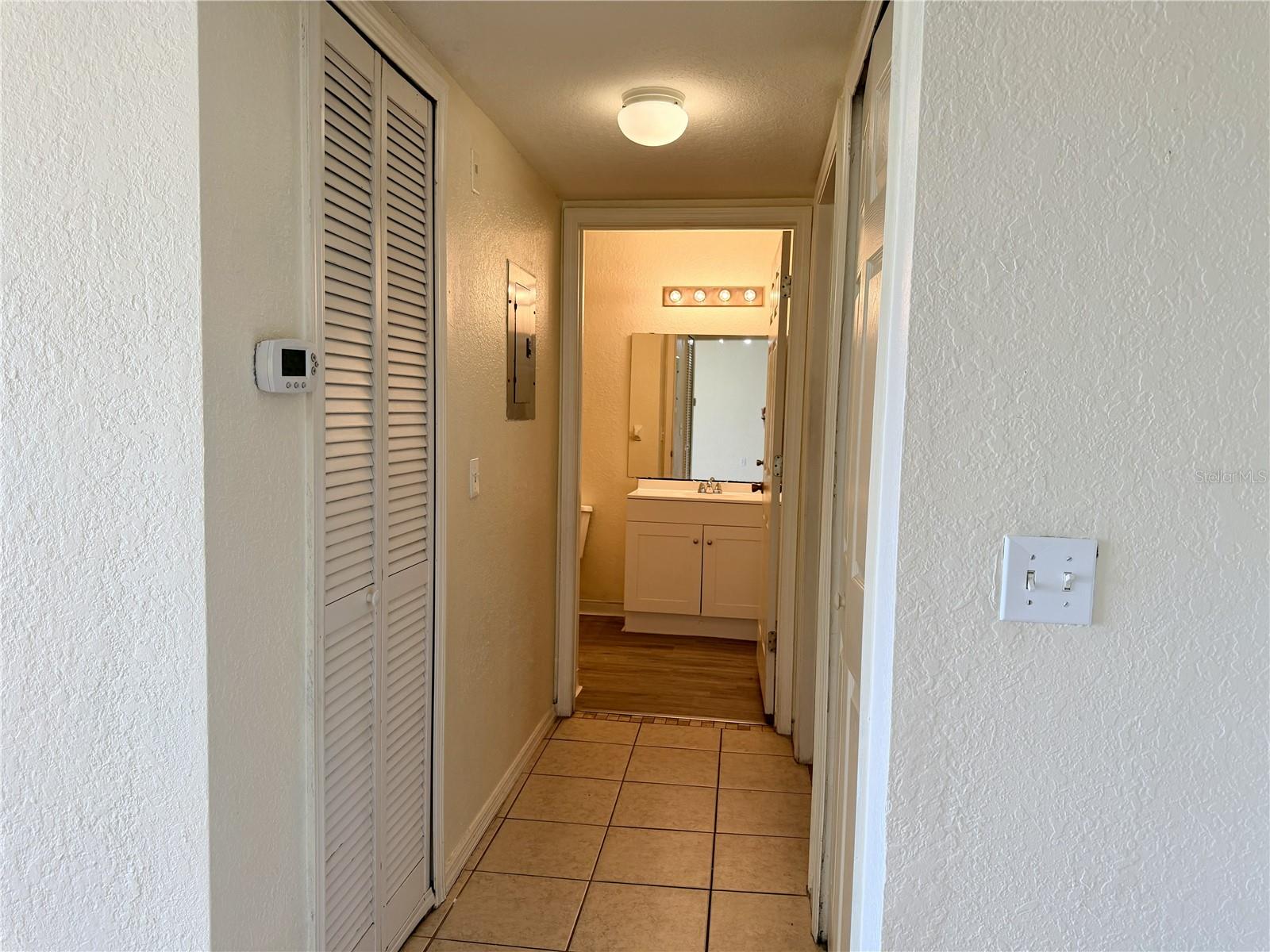 Image 7 of 33 For 13839 Fairway Island Drive 1124