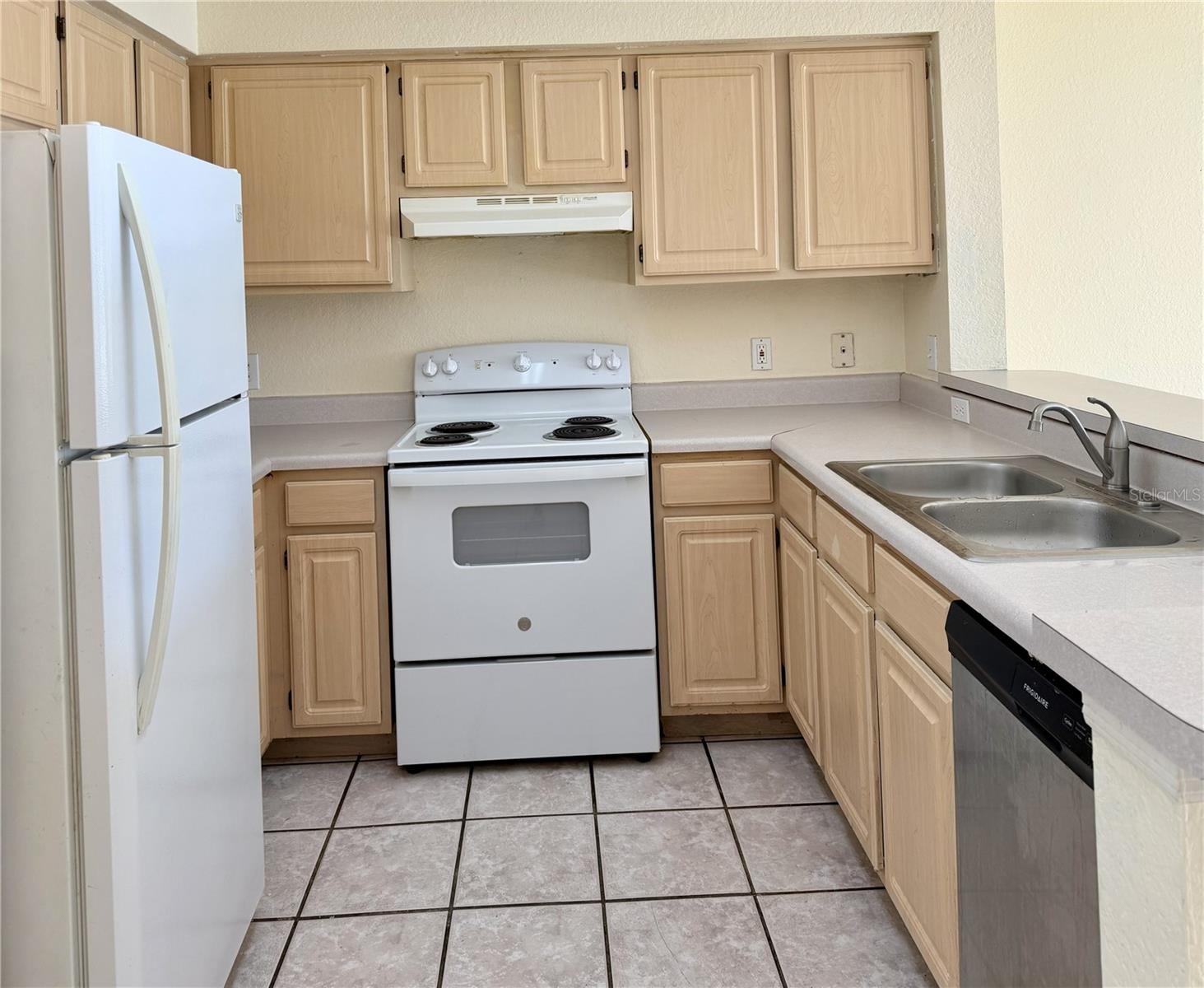 Image 8 of 33 For 13839 Fairway Island Drive 1124