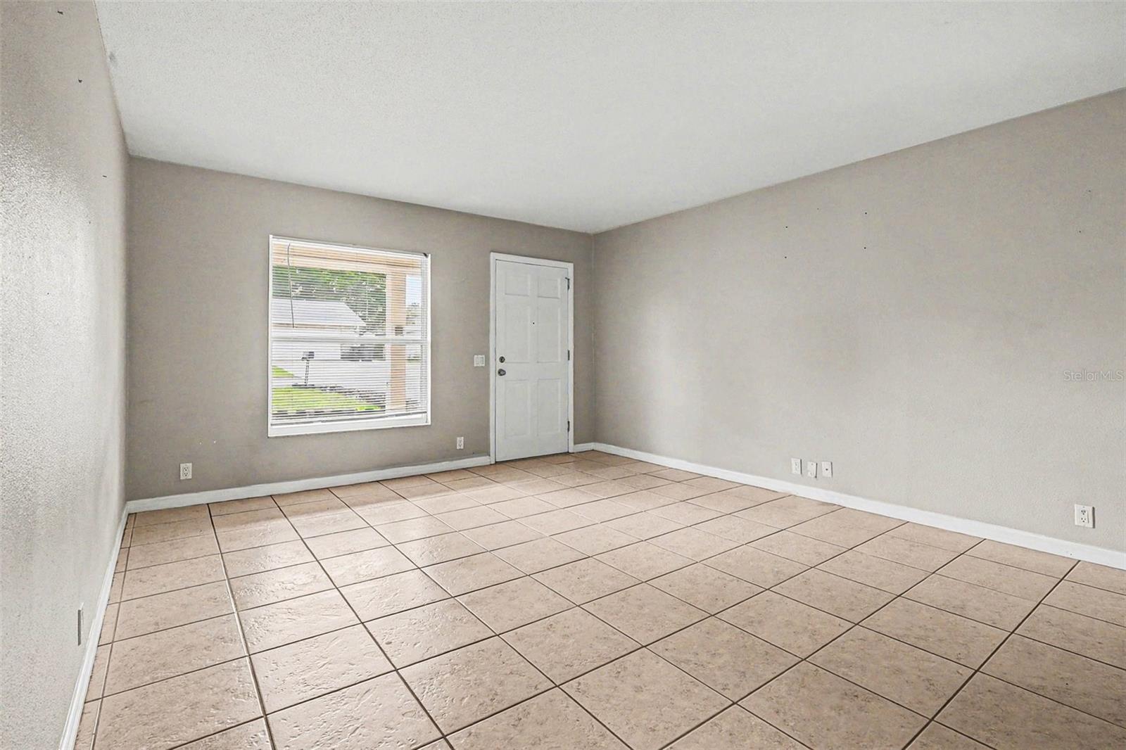 Image 5 of 15 For 196 Durrell Circle