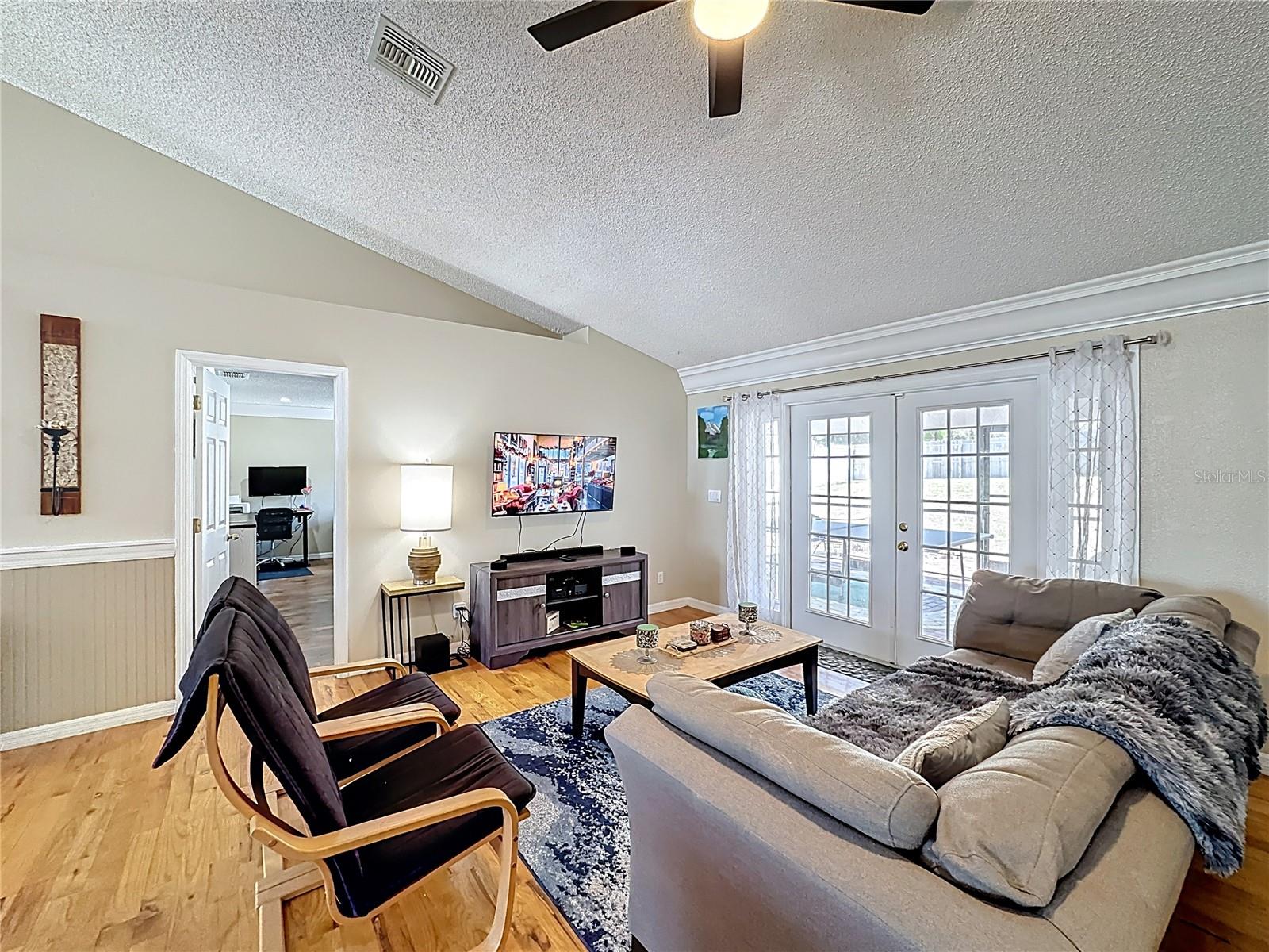 Image 5 of 56 For 1212 Demoiselle Street