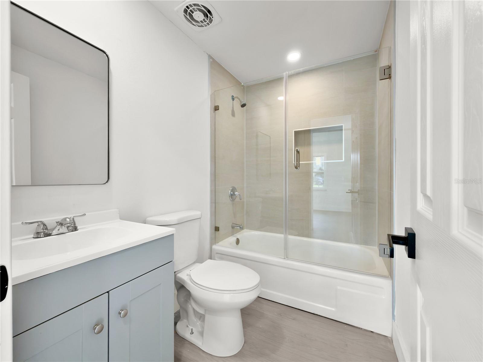 Image 13 of 35 For 941 Kathy Street