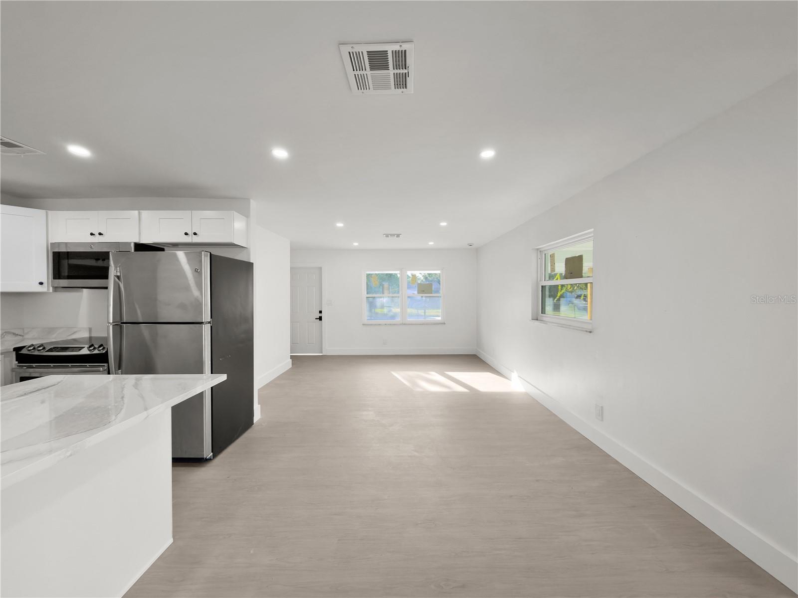 Image 22 of 35 For 941 Kathy Street