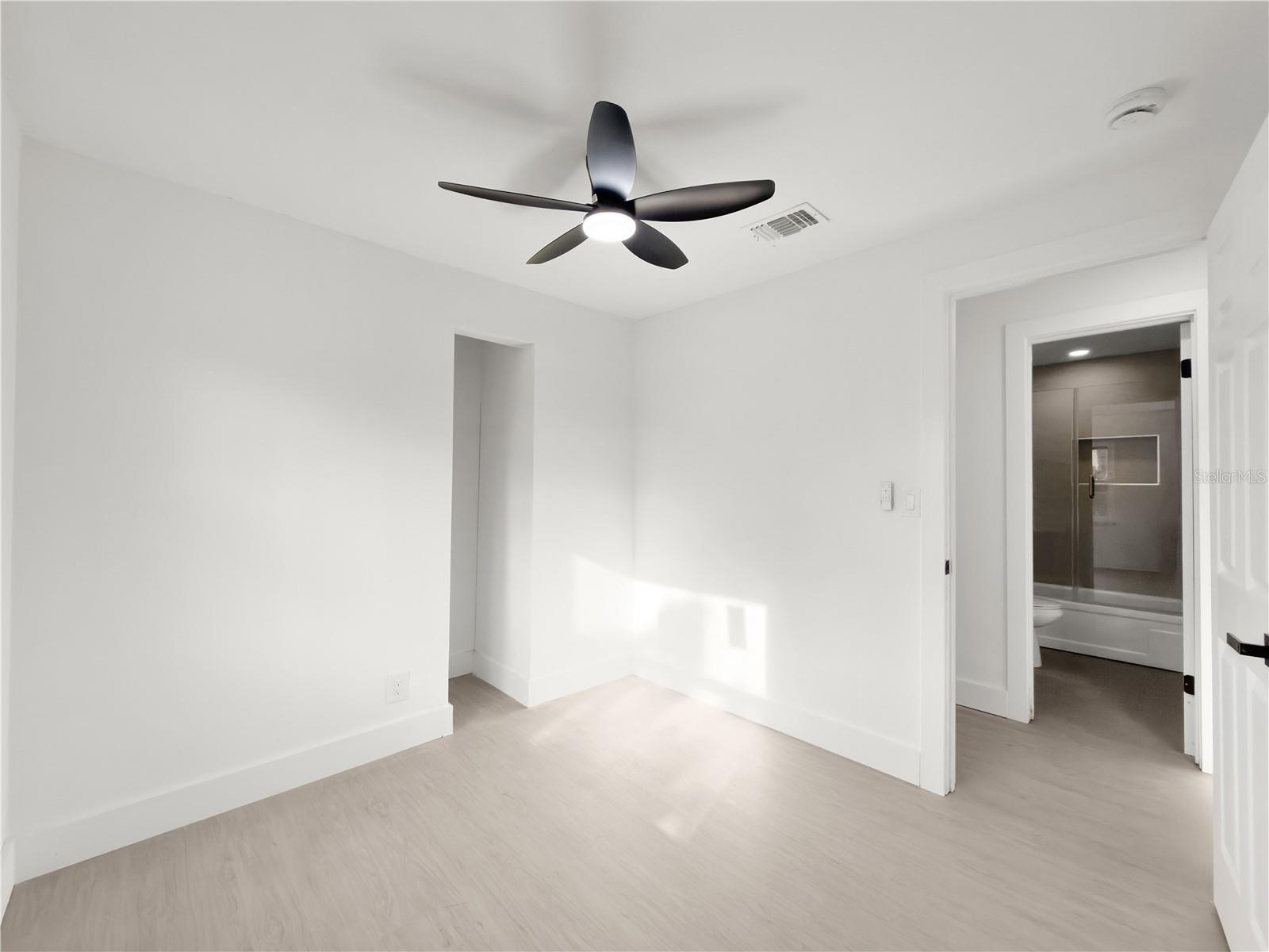 Image 29 of 35 For 941 Kathy Street