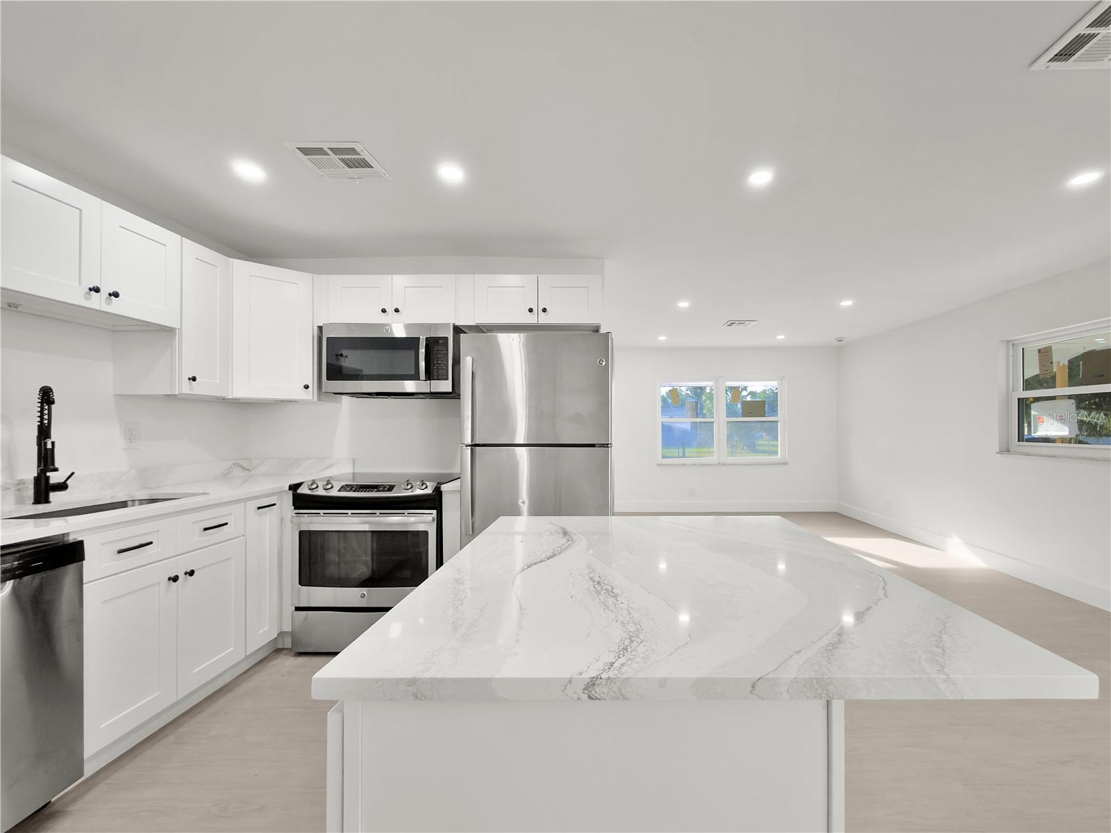 Image 3 of 35 For 941 Kathy Street