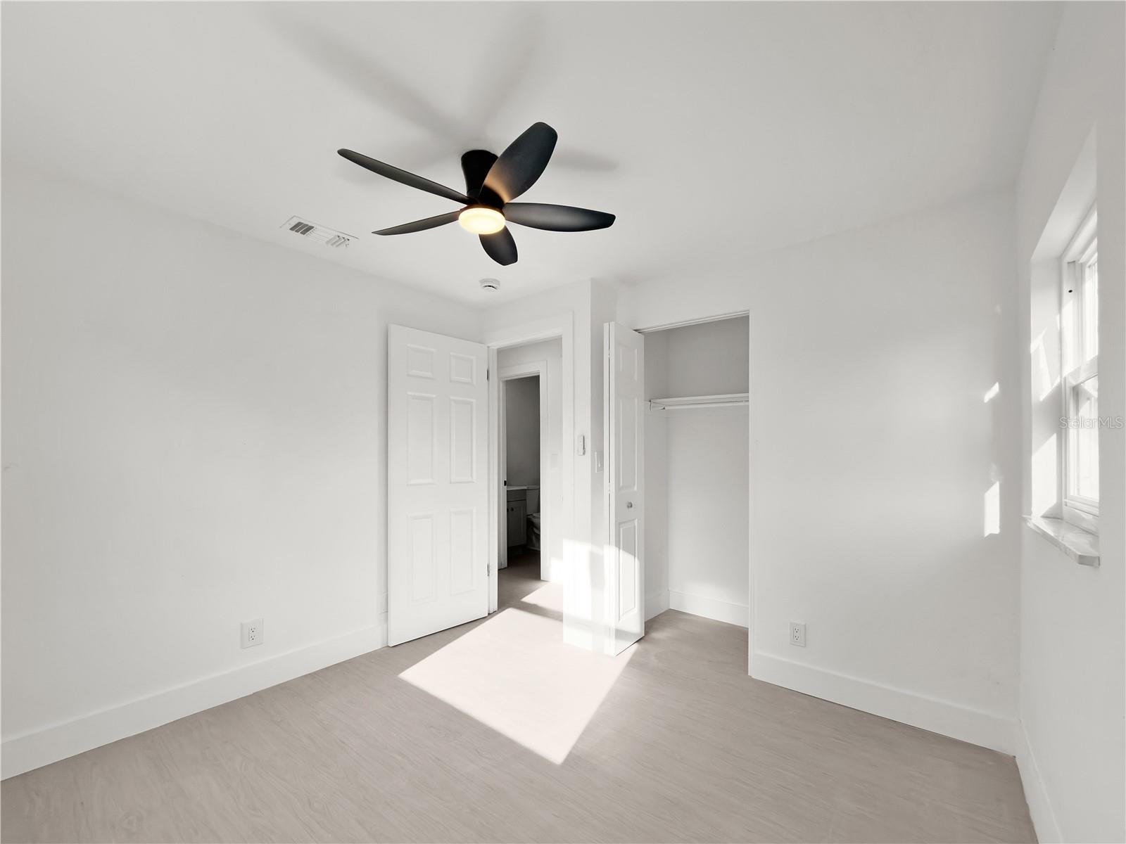 Image 33 of 35 For 941 Kathy Street