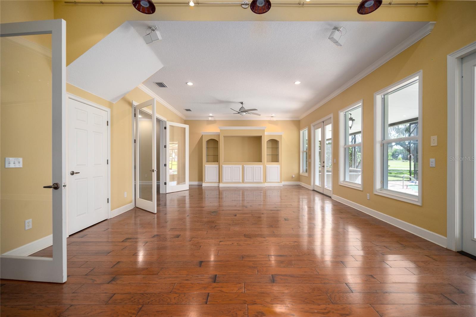 Image 45 of 92 For 3313 Westshore Drive