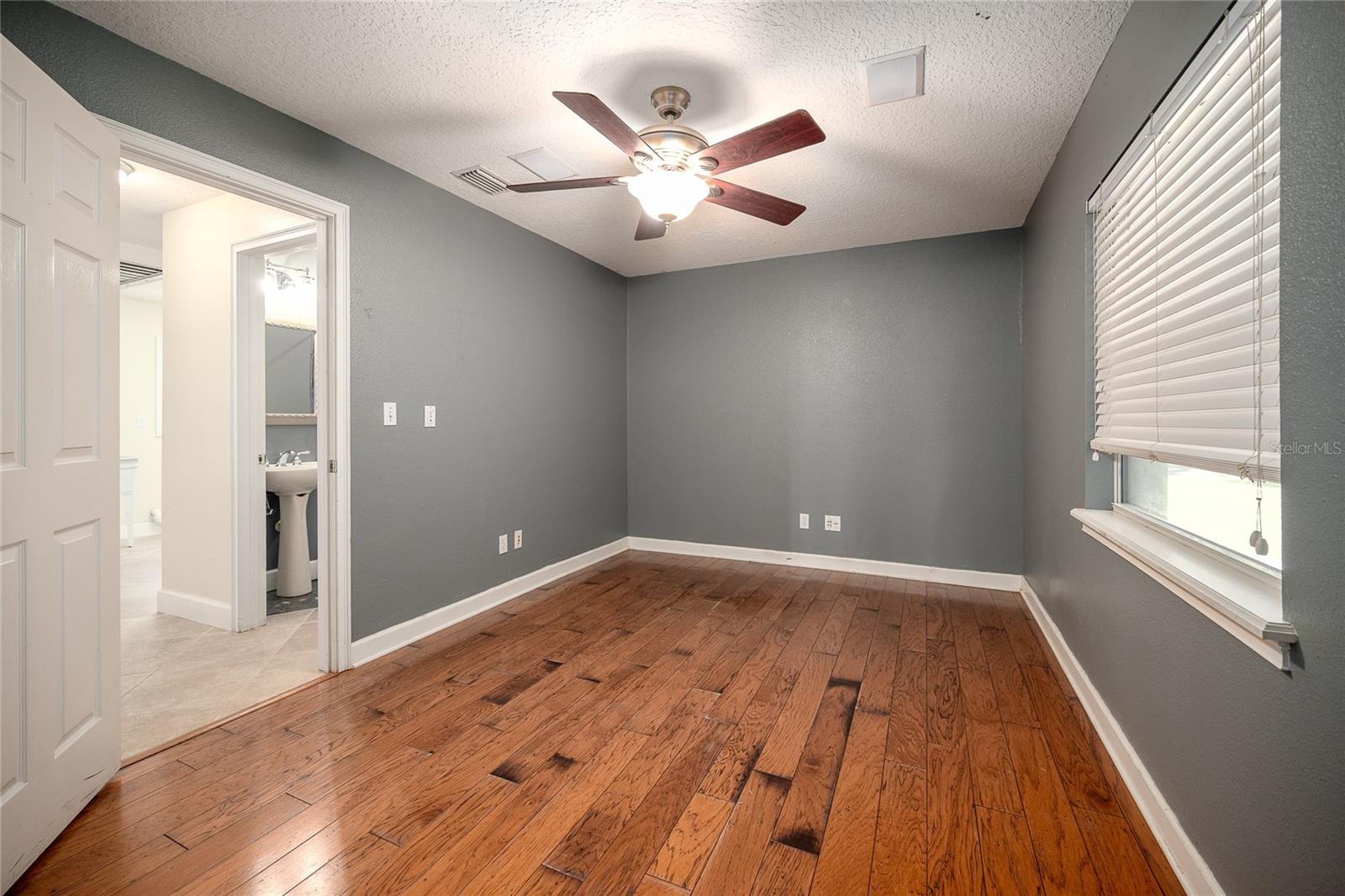 Image 52 of 92 For 3313 Westshore Drive