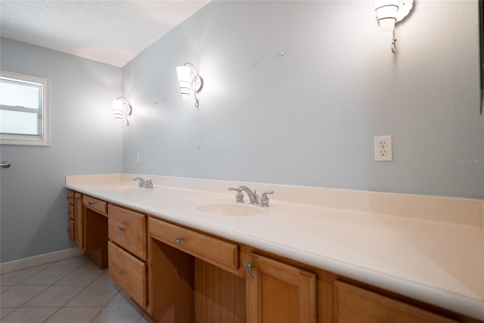 Image 68 of 92 For 3313 Westshore Drive