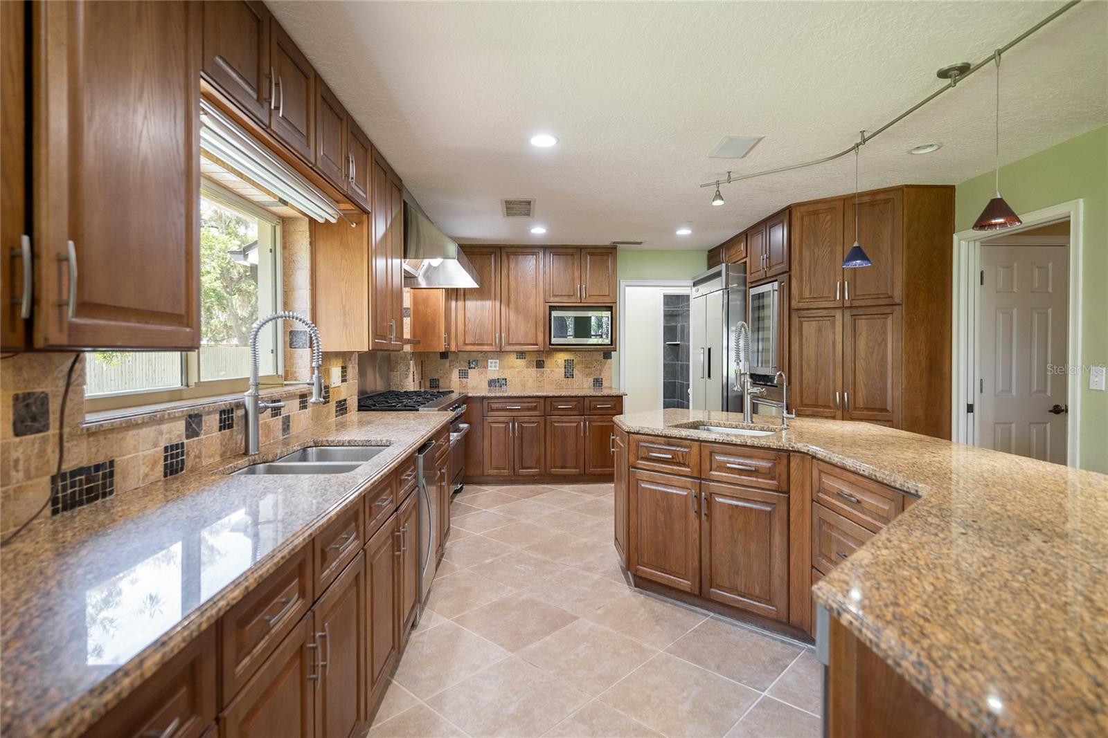 Image 88 of 92 For 3313 Westshore Drive