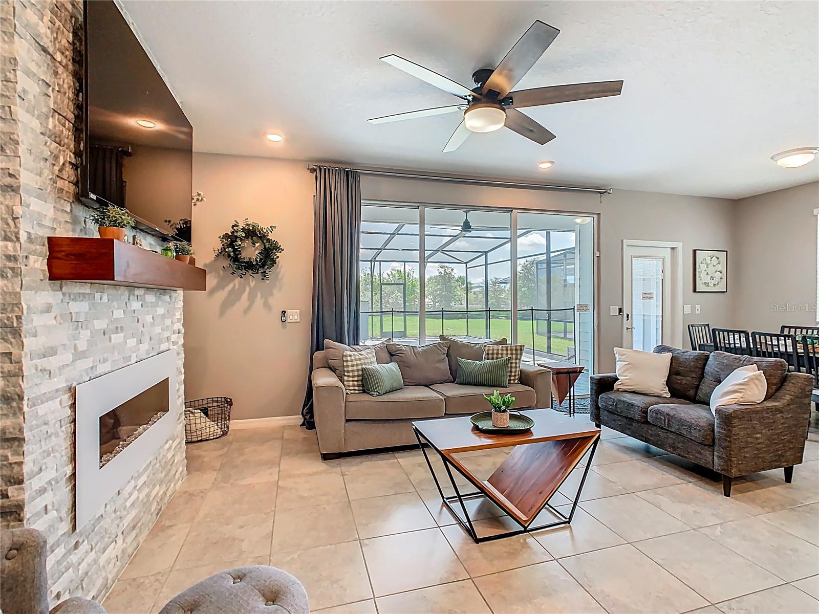 Image 12 of 76 For 967 Paradise Drive