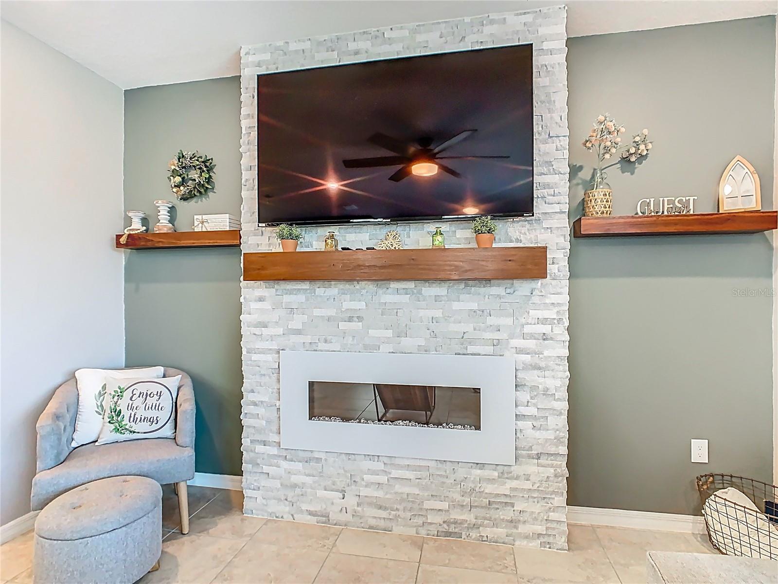 Image 14 of 76 For 967 Paradise Drive