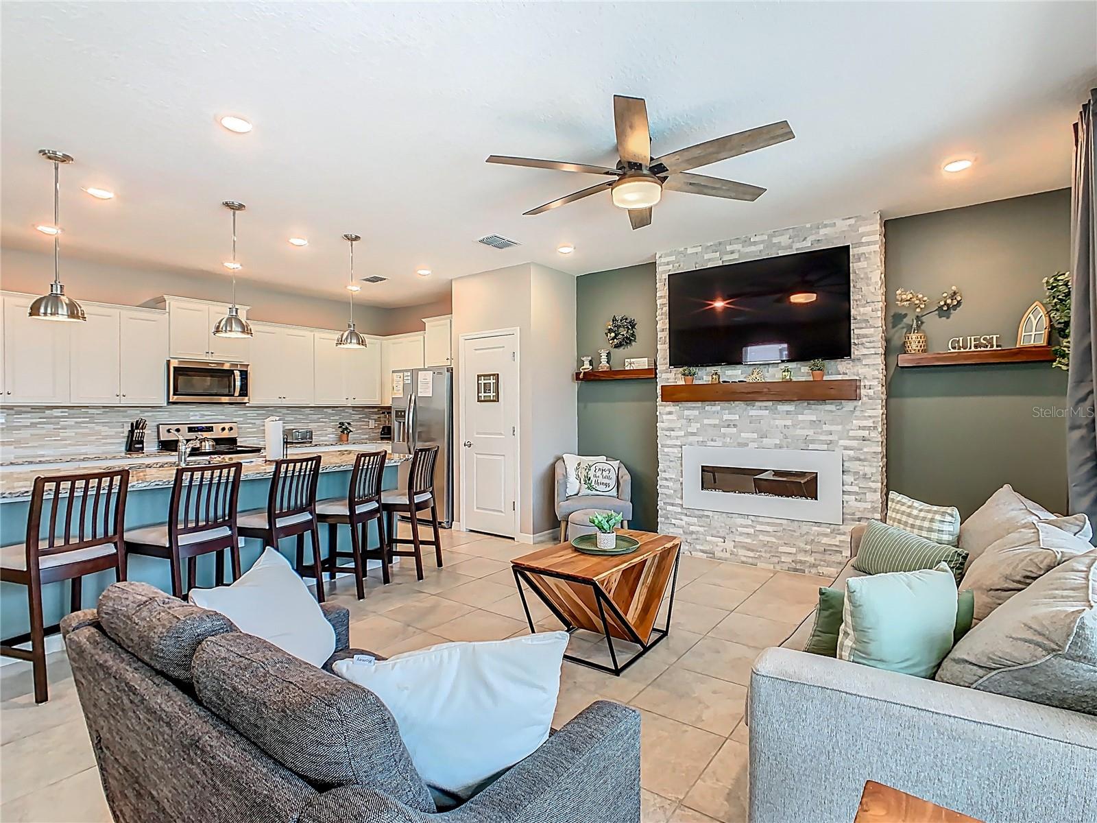 Image 16 of 76 For 967 Paradise Drive