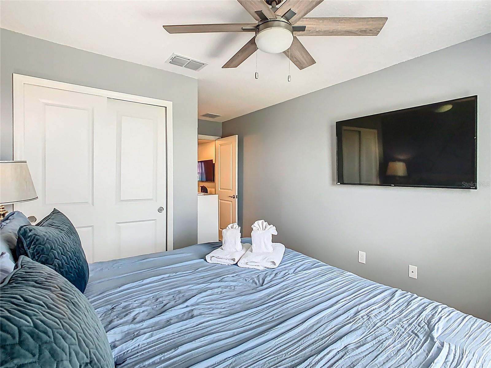 Image 30 of 76 For 967 Paradise Drive