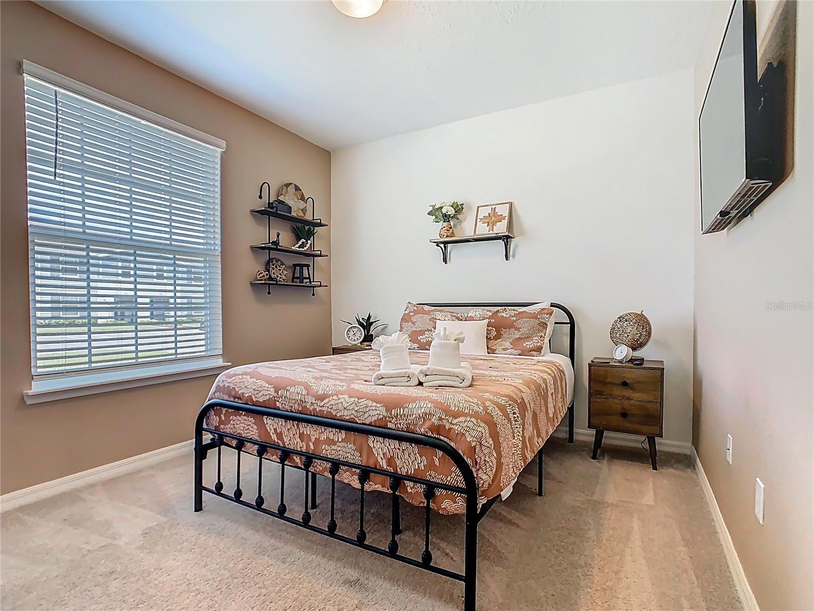 Image 36 of 76 For 967 Paradise Drive