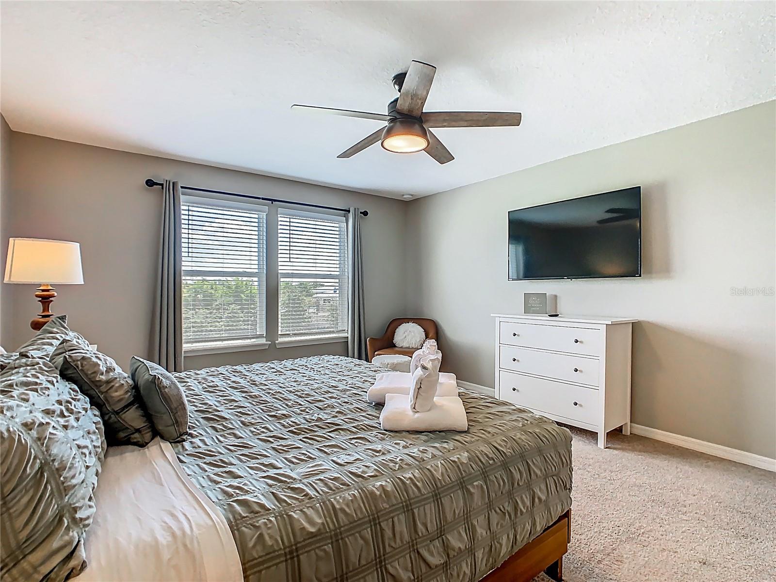 Image 38 of 76 For 967 Paradise Drive