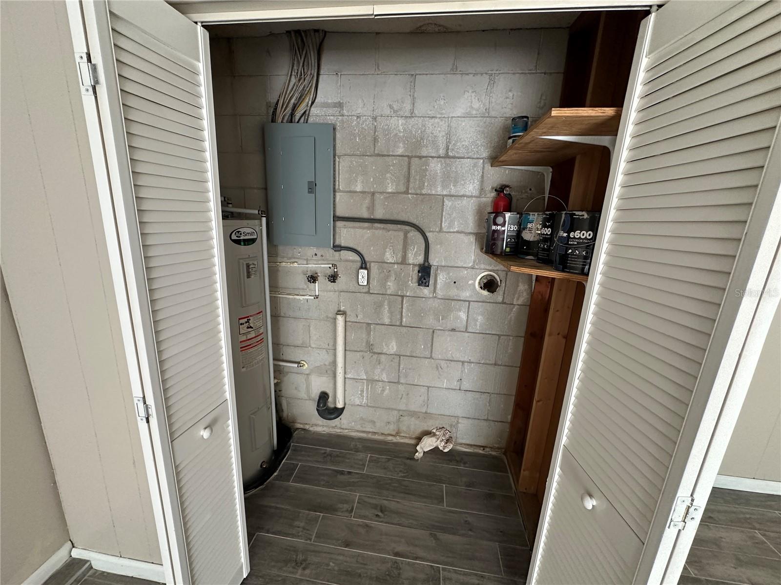 Image 12 of 24 For 643 David Street