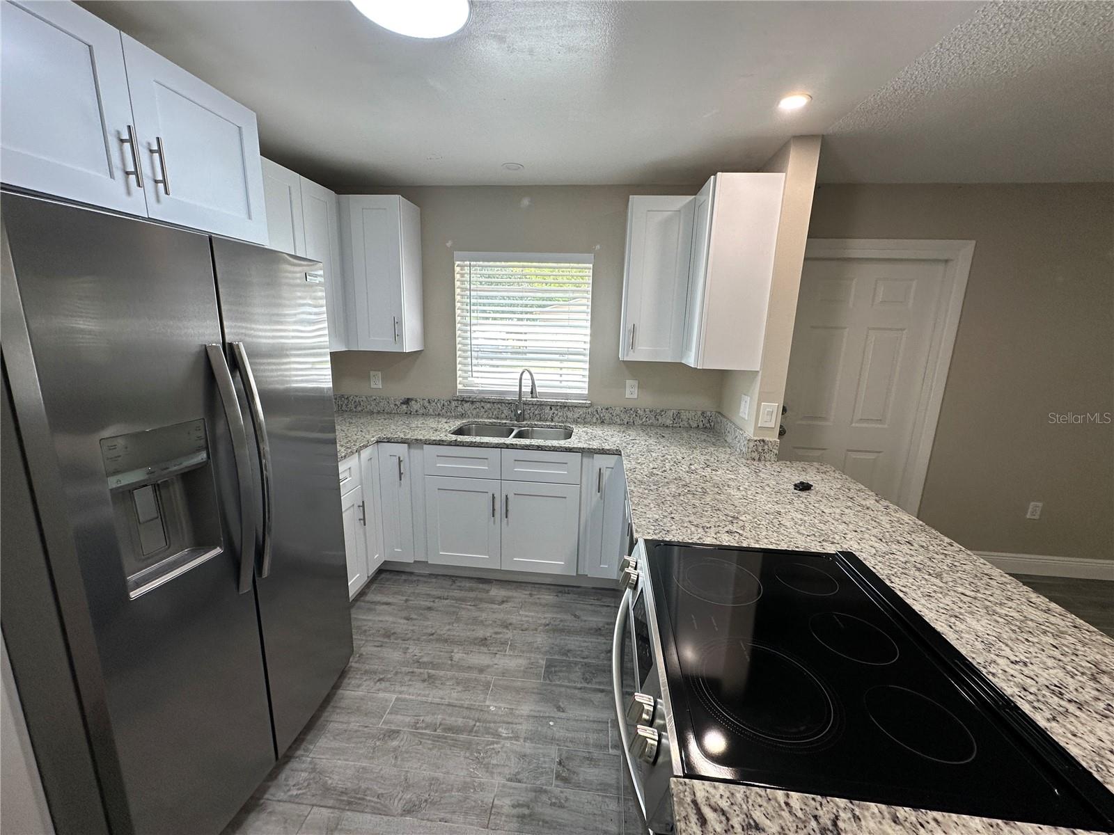 Image 6 of 24 For 643 David Street