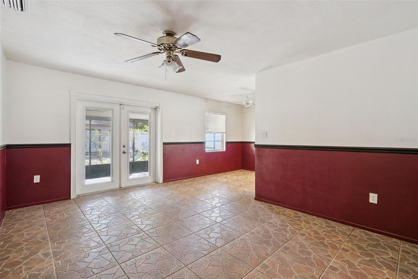 Image 5 of 21 For 2615 El Portal Avenue