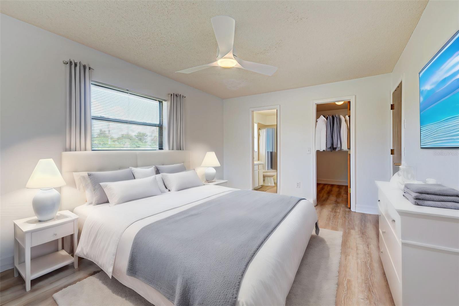 Image 10 of 34 For 10438 Waterford Avenue