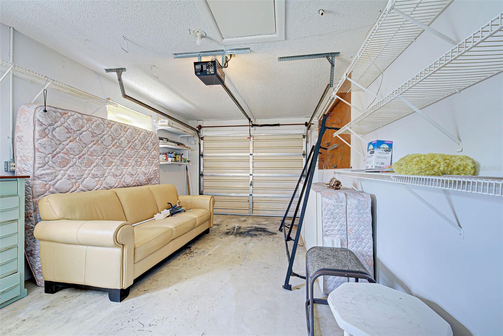 Image 22 of 34 For 10438 Waterford Avenue