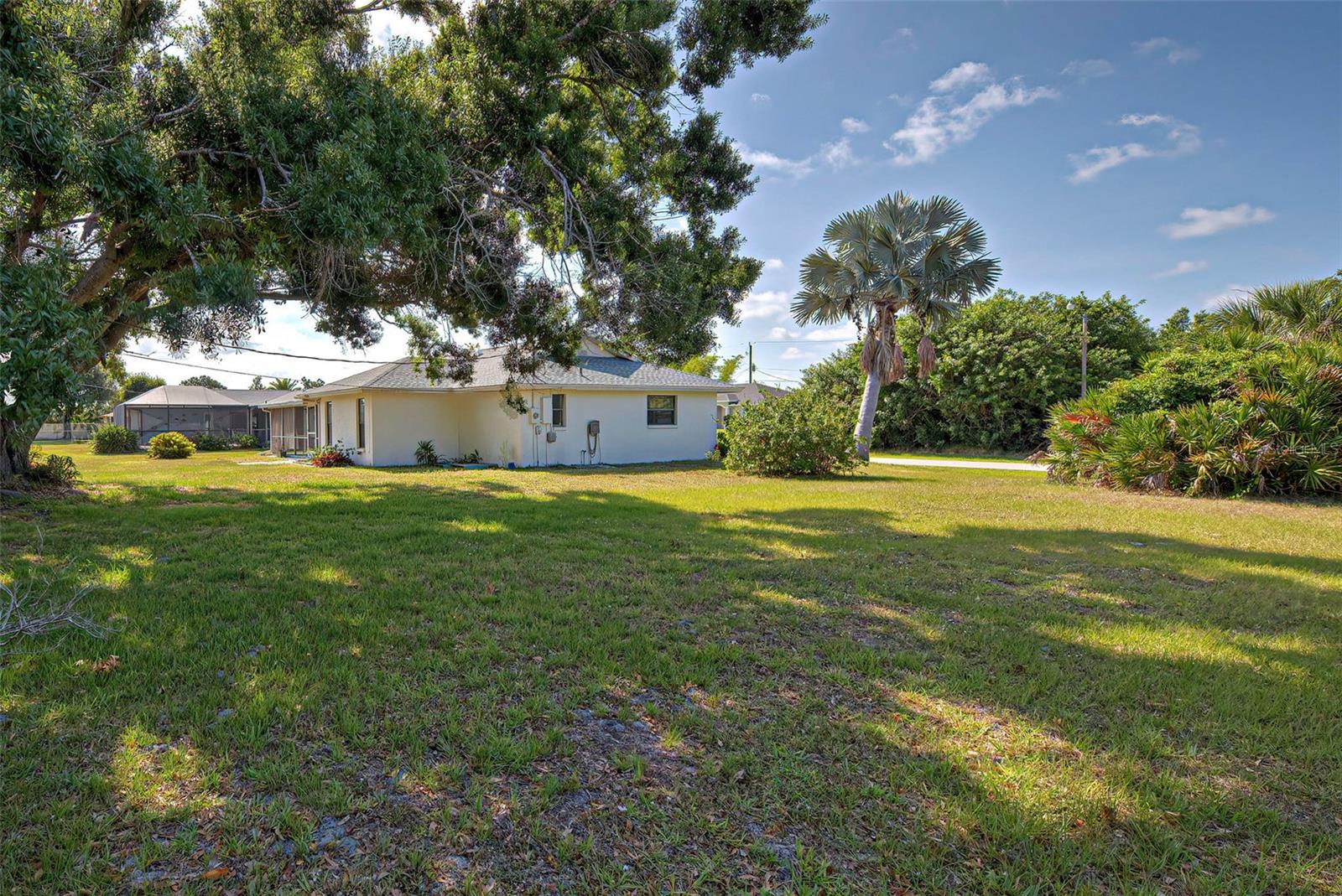 Image 23 of 34 For 10438 Waterford Avenue