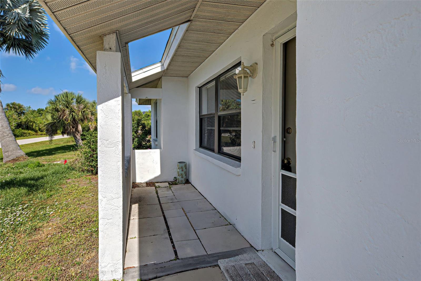 Image 4 of 34 For 10438 Waterford Avenue