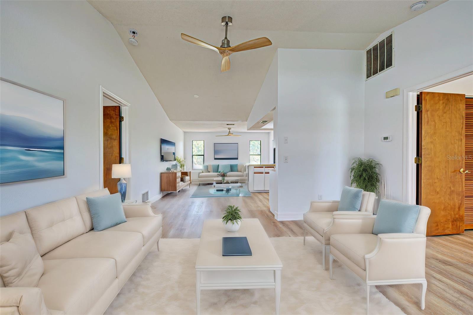 Image 5 of 34 For 10438 Waterford Avenue