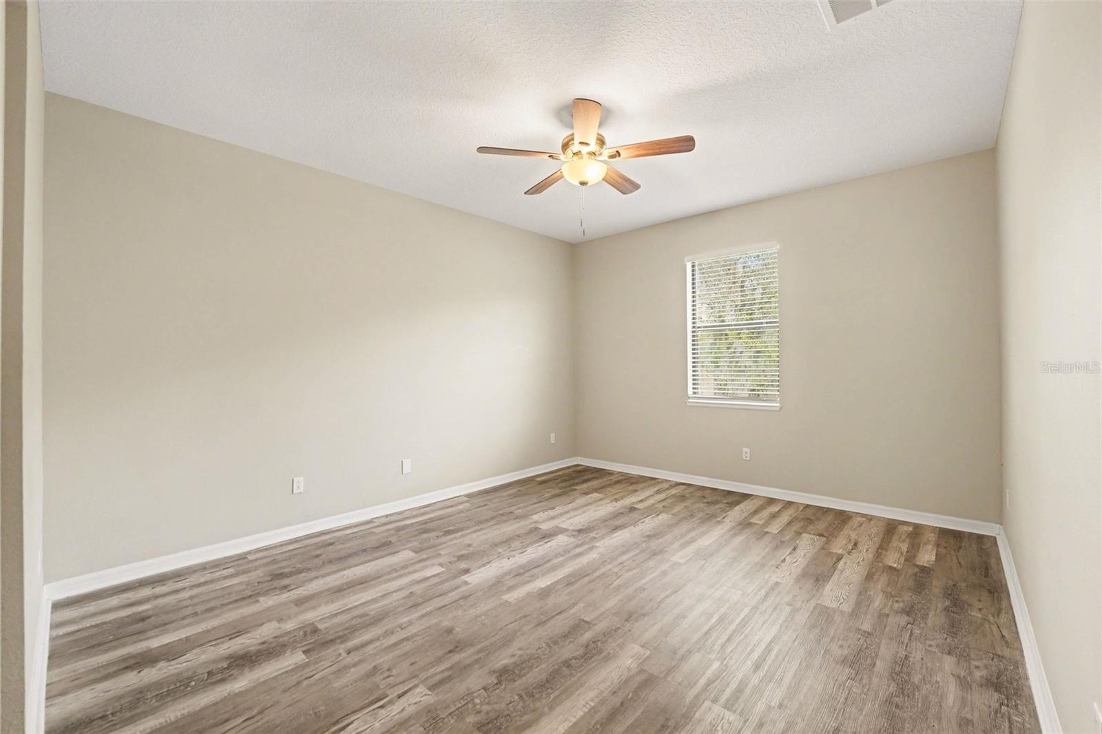 Image 22 of 25 For 2727 Eagle Cliff Drive