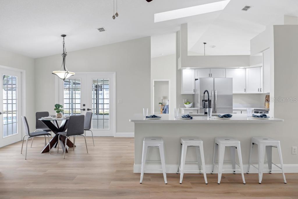 Image 17 of 41 For 7 Bird Land Place