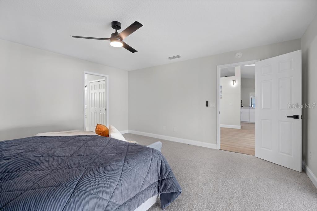 Image 24 of 41 For 7 Bird Land Place