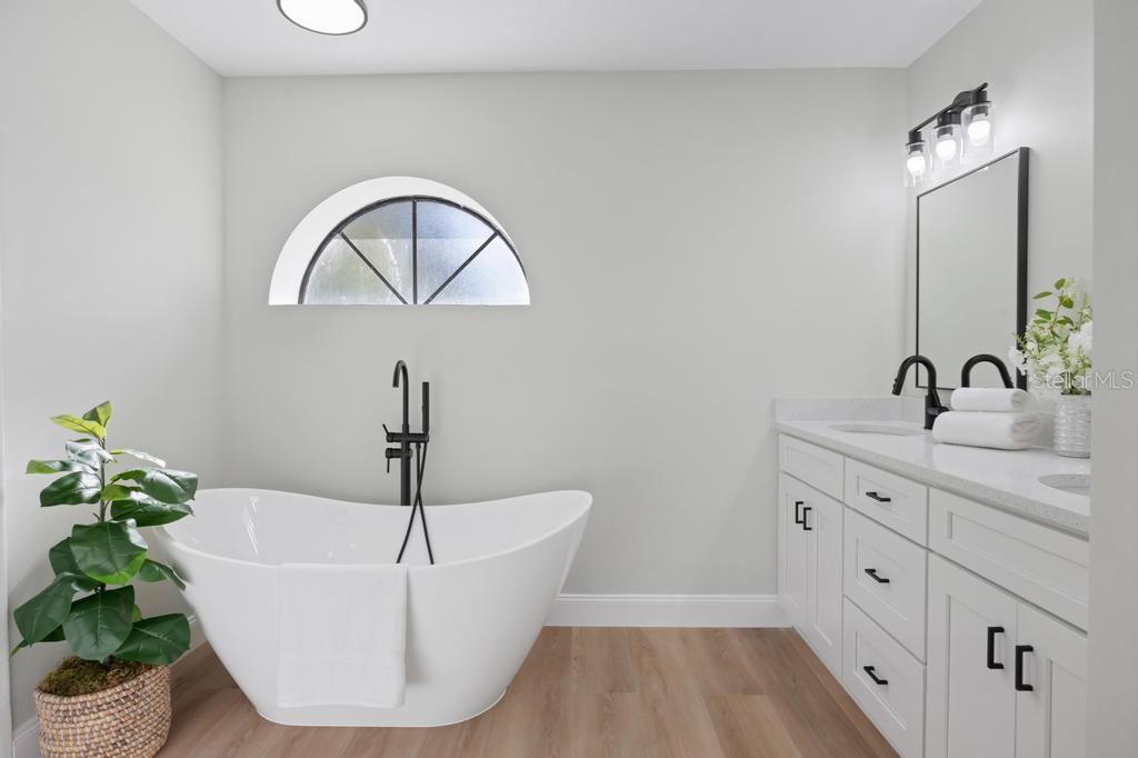 Image 26 of 41 For 7 Bird Land Place