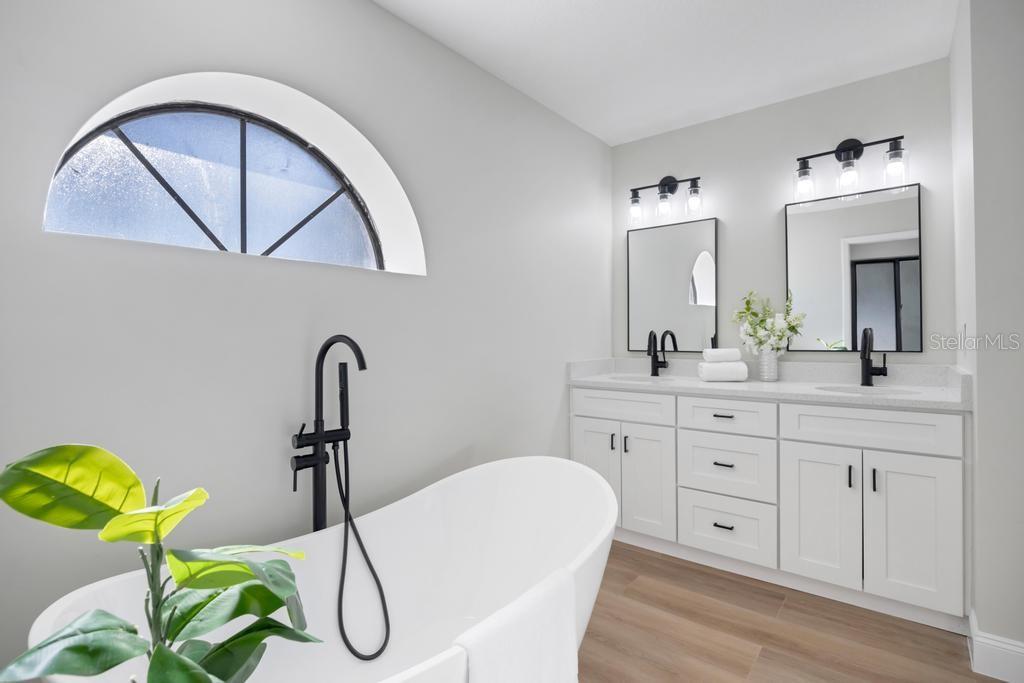 Image 27 of 41 For 7 Bird Land Place