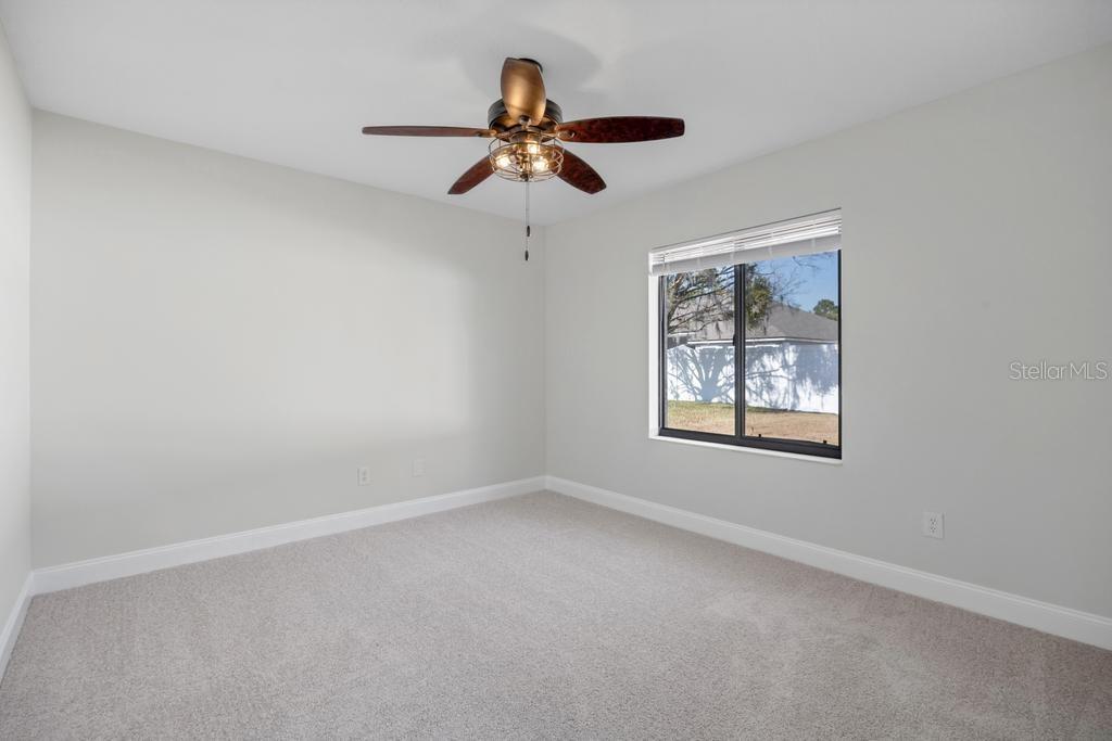 Image 32 of 41 For 7 Bird Land Place