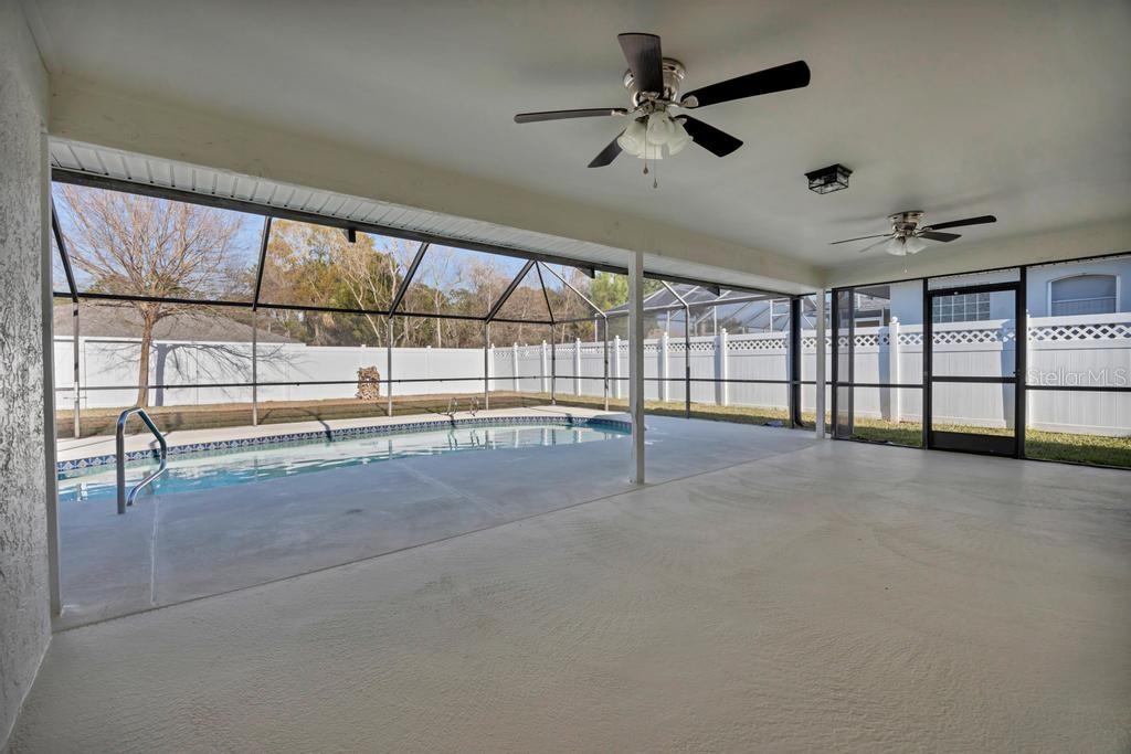 Image 37 of 41 For 7 Bird Land Place