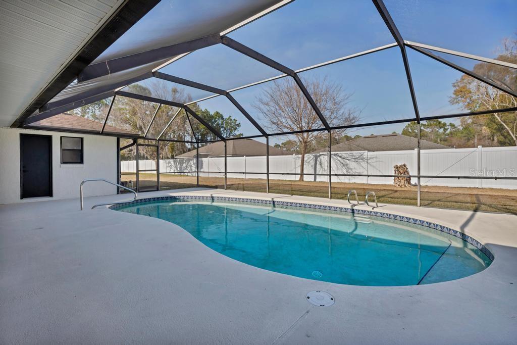 Image 38 of 41 For 7 Bird Land Place