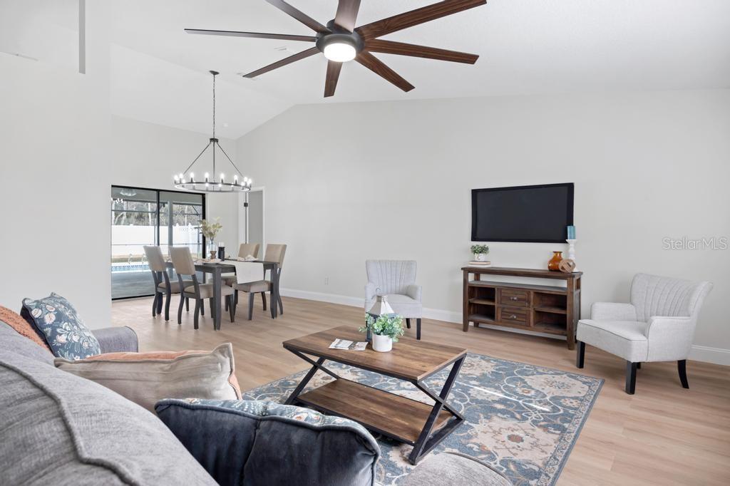 Image 6 of 41 For 7 Bird Land Place