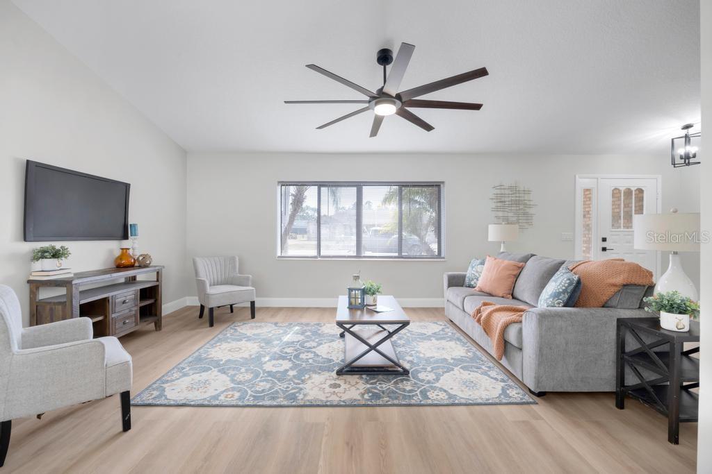 Image 9 of 41 For 7 Bird Land Place