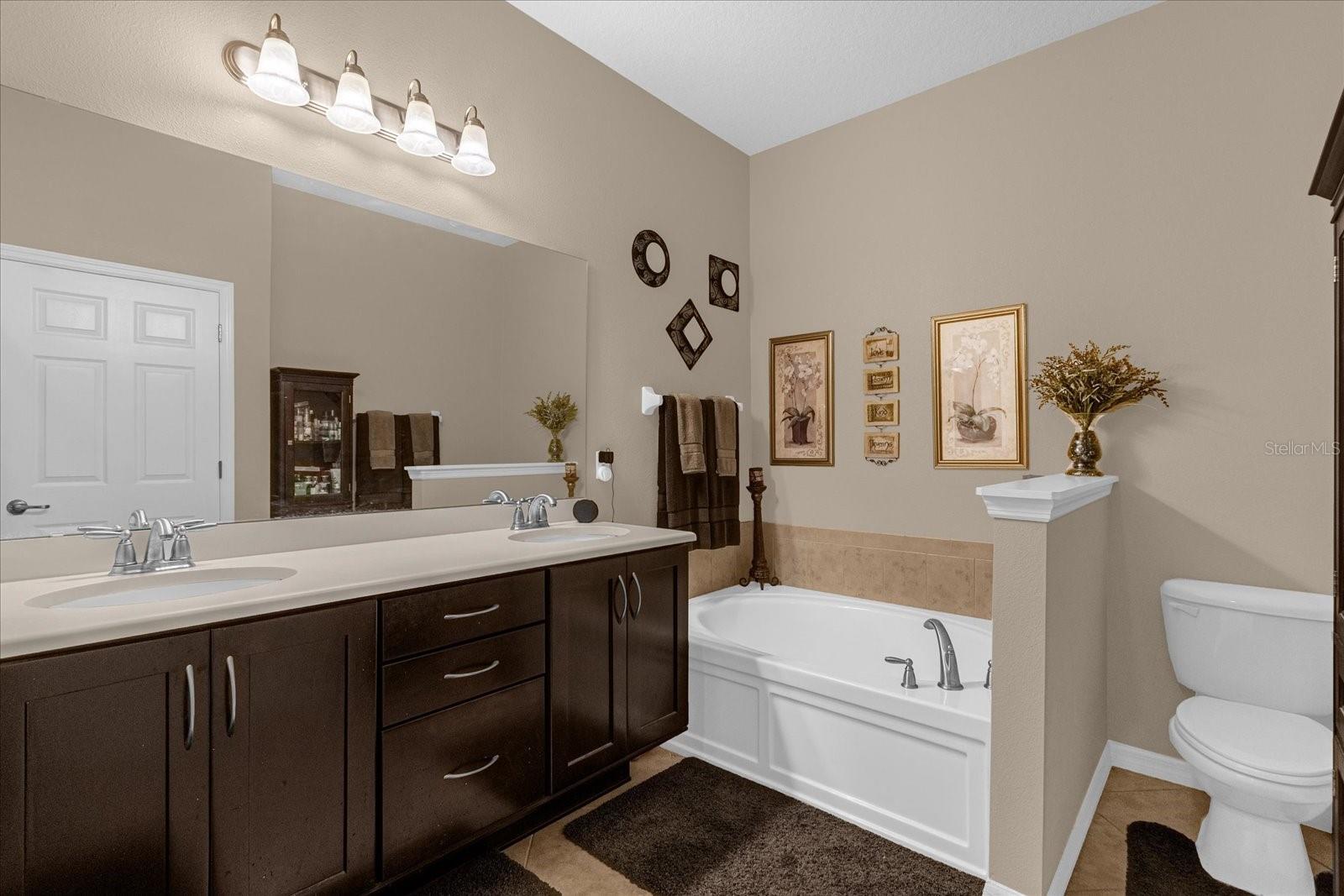 Image 11 of 43 For 1355 Alston Bay Boulevard