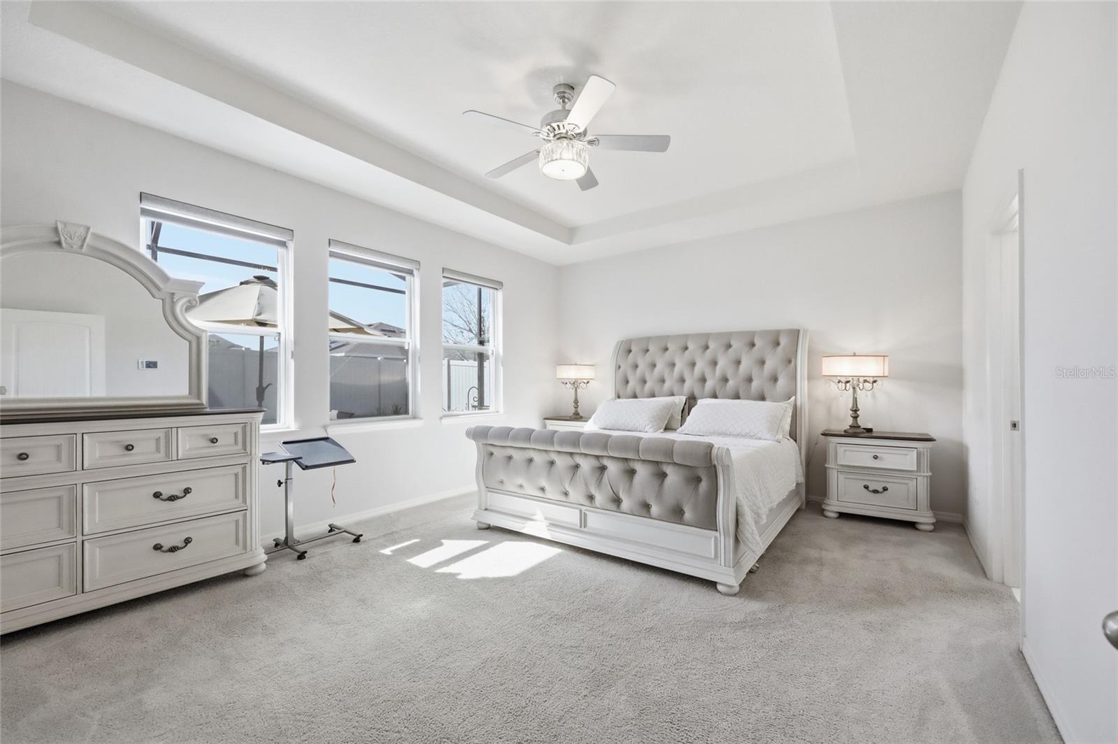 Listing photo id 10 for 468 Halter Drive